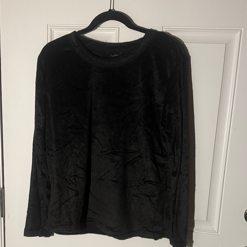 JUST LOVE - Plush Black Long Sleeve Pullover